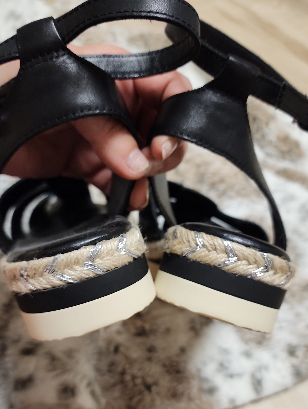 NWOT Vince Camuto Black Leather Gladiator Espadrille Ankle-Strap Sandals 9.5 - Picture 3 of 4